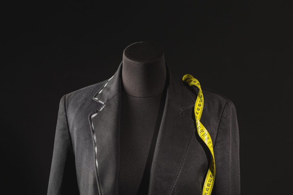 Tailored Suits in Dubai: A Complete Guide to Finding the Perfect Fit